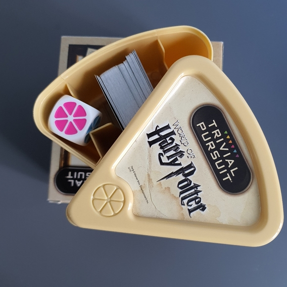 World of Harry Potter Trivial Pursuit Game - Picture 4 of 7